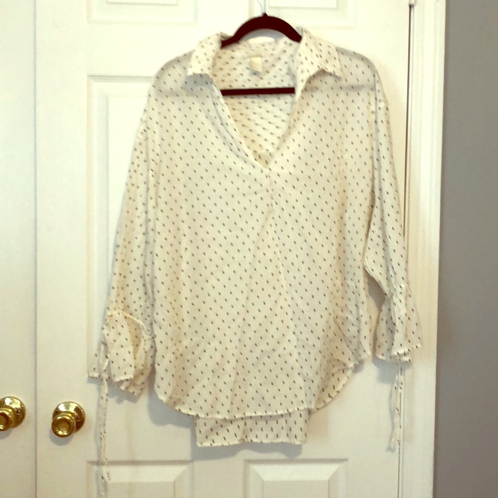H & M TOP SIZE LARGE